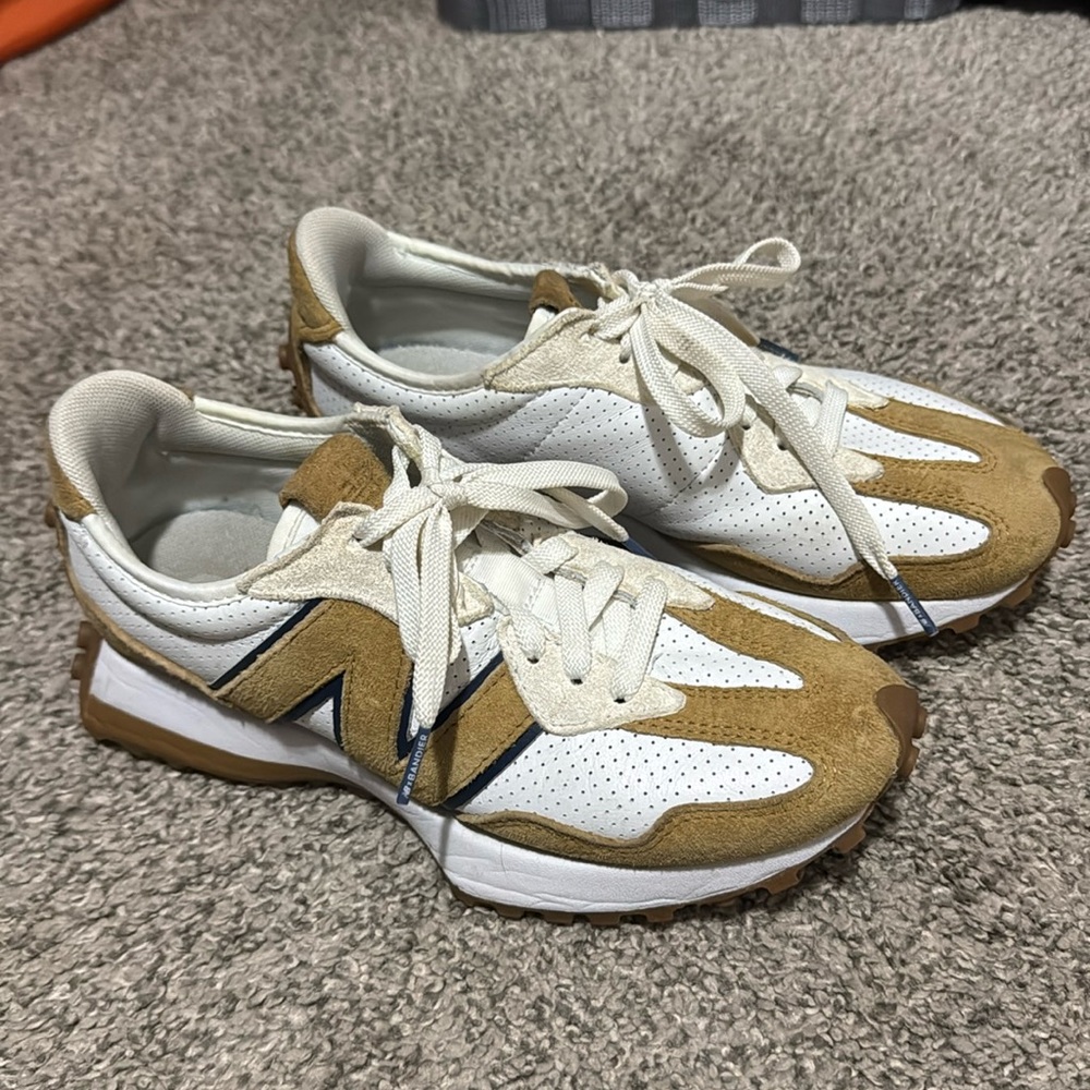 New Balance x Bandier - SNEAKER
